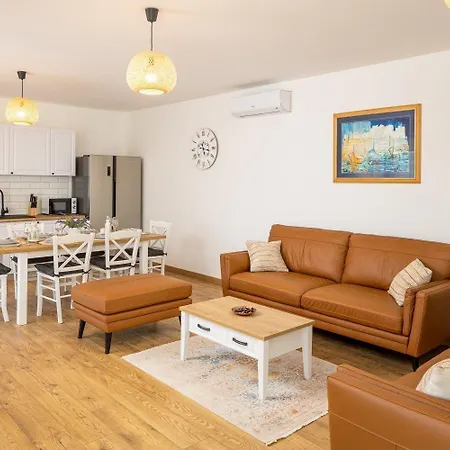 Ferienhaus Mit Privatpool Fur 6 Personen Ca 100 Qm In Dubrava Kod Sibenik, Dalmatien Norddalmatien