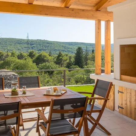Ferienhaus Mit Privatpool Fur 6 Personen Ca 100 Qm In Dubrava Kod Sibenik, Dalmatien Norddalmatien *