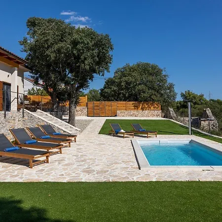 Ferienhaus Mit Privatpool Fur 6 Personen Ca 100 Qm In Dubrava Kod Sibenik, Dalmatien Norddalmatien
