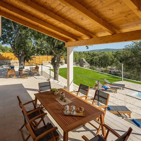 Ferienhaus Mit Privatpool Fur 6 Personen Ca 100 Qm In Dubrava Kod Sibenik, Dalmatien Norddalmatien